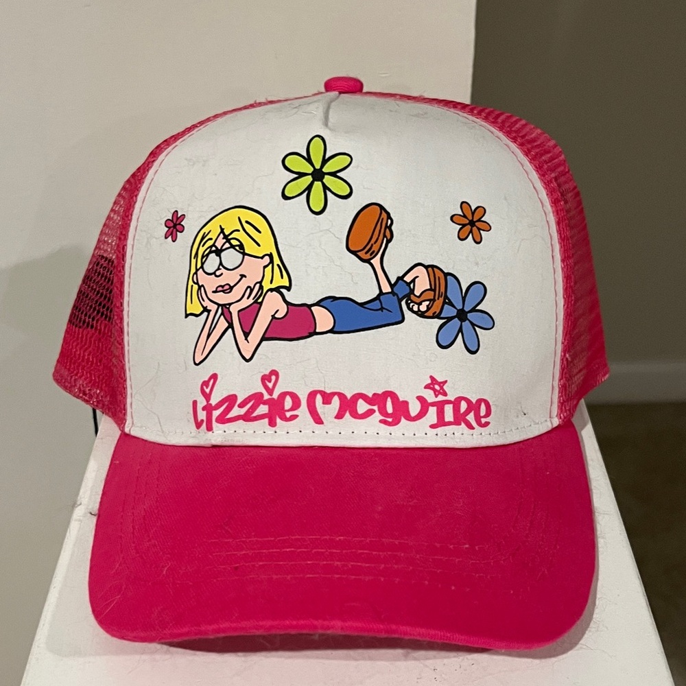 Disney x cake worthy Lizzie McGuire hat NWT